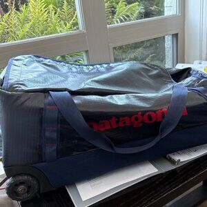 Patagonia Black Hole® Matte Wheeled Duffel 70L